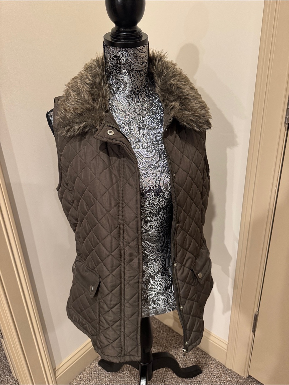 Lena Quilted Faux-Fur Collar Vest - Olive Brown